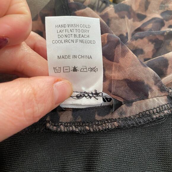 Fashion Nova Brown and Black Cropped Long Sleeve Blouse Size M - Picture 7 of 7